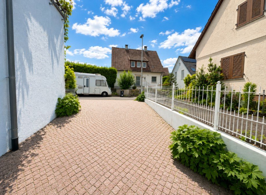Hofeinfahrt Einfamilienhaus Flein