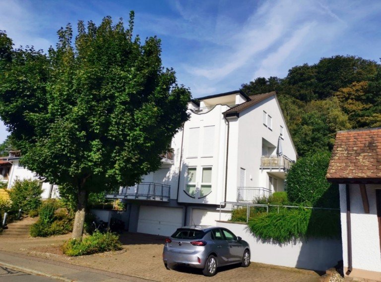 Ansicht Neckargem�nd Dachgeschosswohnung GLOBAL INVEST SINSHEIM | Sonnige 2,5-Zimmer-Wohnung mit zwei Balkonen in gepflegtem 4-Fam.-Haus