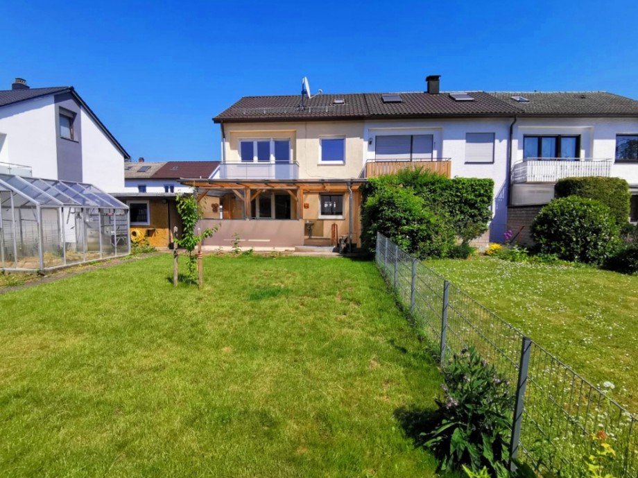 R�ckansicht mit Garten Reiheneckhaus Bad Friedrichshall