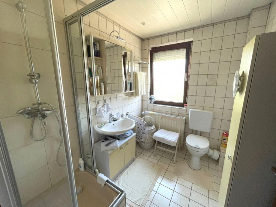 Badezimmer OG Doppelhaush�lfte Kraichtal / Ober�wisheim
