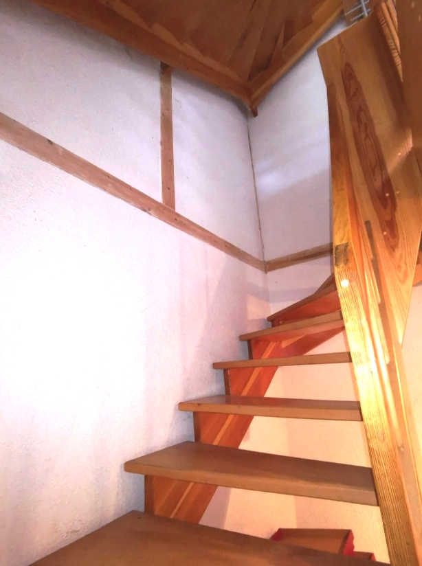 Vollholztreppe Doppelhaush�lfte Gundelsheim