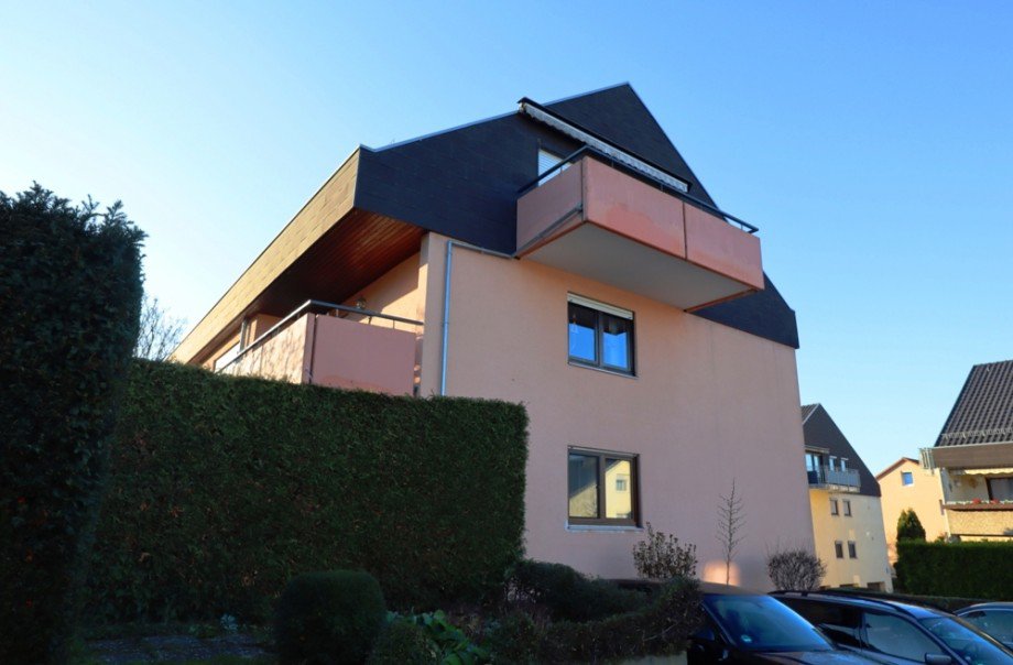 Seitenansicht Dachgeschosswohnung �hringen
