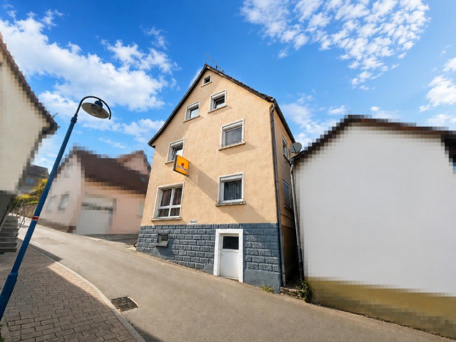 Stra�enansicht Mehrfamilienhaus Reichartshausen