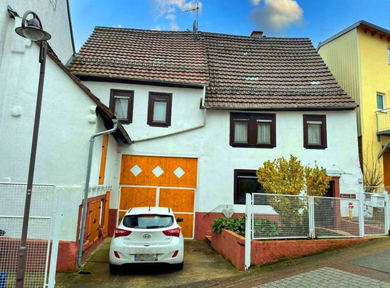 Ansicht Sinsheim / Hilsbach Einfamilienhaus GLOBAL INVEST SINSHEIM | Tolles, renoviertes Einfamilienhaus mit gro�em Garten