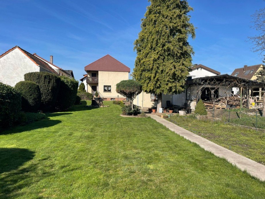 R�ckansicht mit Garten Einfamilienhaus Kronau
