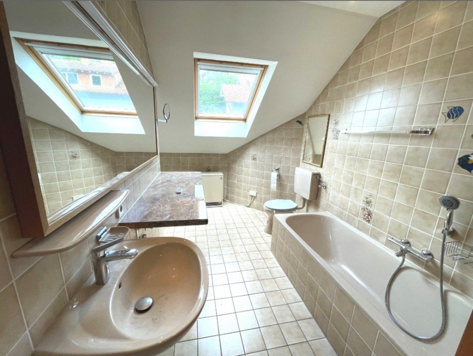 Badezimmer DG Doppelhaush�lfte M�hlhausen