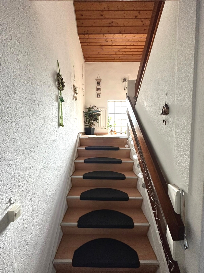 Innentreppe OG / DG Zweifamilienhaus Heilbronn / Frankenbach
