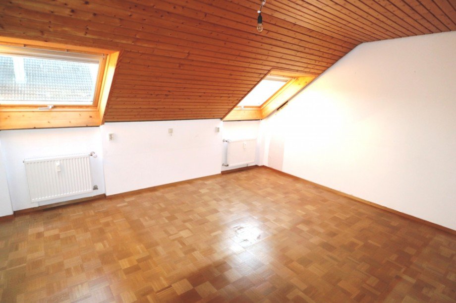 Schlafzimmer Dachgeschosswohnung �hringen
