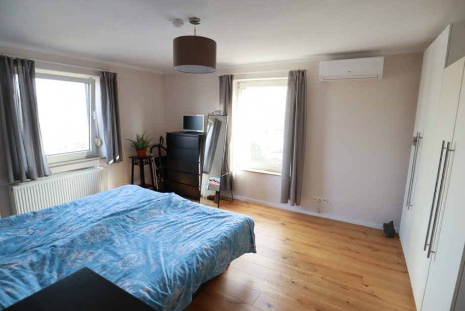 Schlafzimmer OG Zweifamilienhaus Ludwigshafen am Rhein / Mundenheim