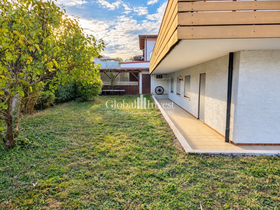 Sonniger Garten mit �berdachter Terrasse Einfamilienhaus Sinsheim