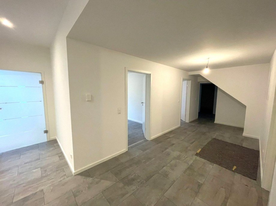 breiter Flur Erdgeschosswohnung Sinsheim / Hoffenheim