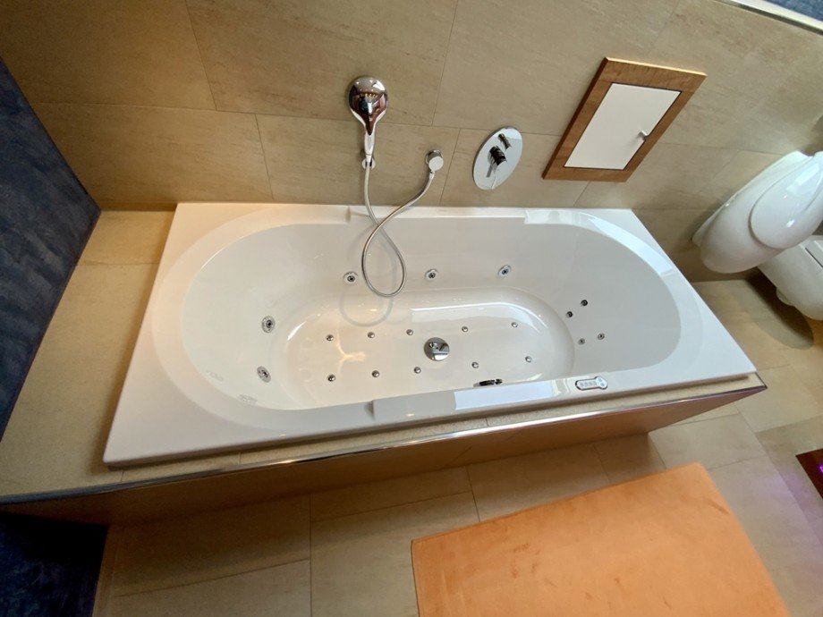 Whirlpool Einfamilienhaus Wagh�usel / Kirrlach
