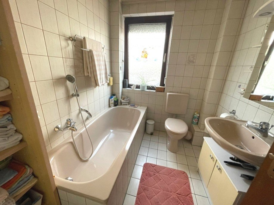 Badezimmer EG Doppelhaush�lfte Kraichtal / Ober�wisheim
