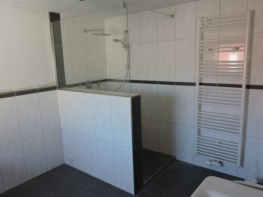 Badezimmer OG Doppelhaush�lfte Bad Sch�nborn