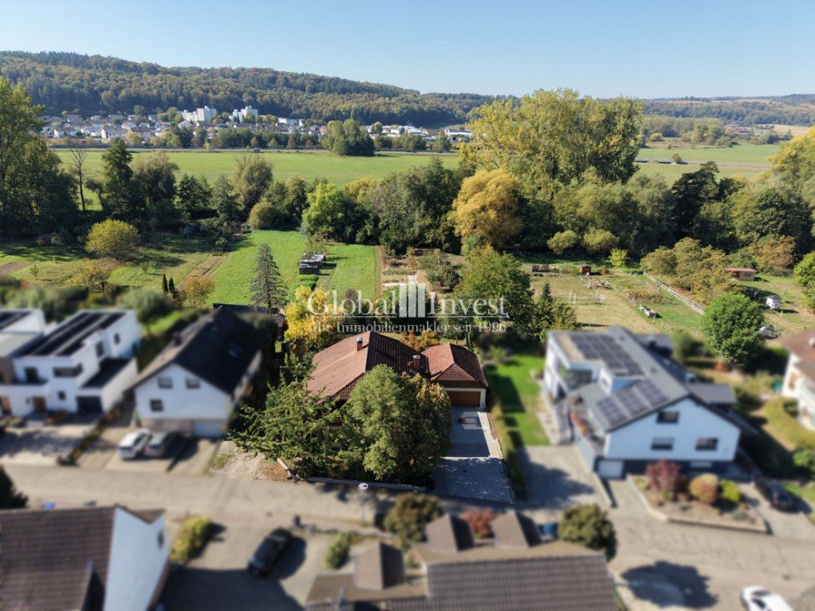 Drohnenaufnahme Einfamilienhaus Mauer