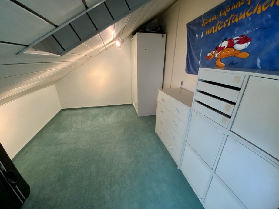 Niche DG Kleiderschrank EFH Einfamilienhaus Wagh�usel / Kirrlach