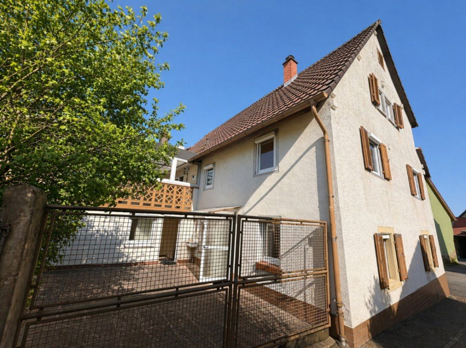 Seitenansicht Einfamilienhaus Sinsheim / Steinsfurt