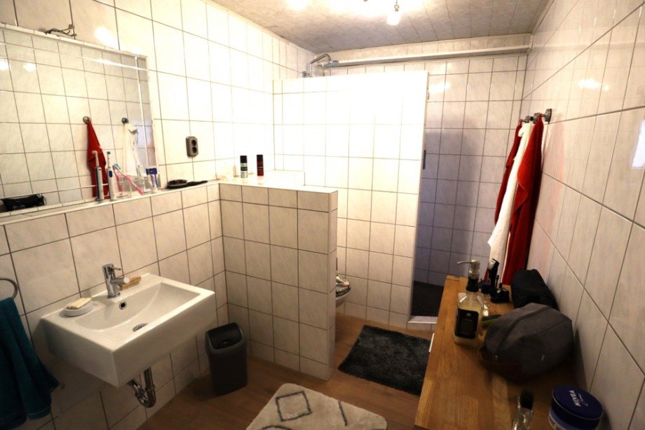 Badezimmer ELW Einfamilienhaus Bretten / B�chig
