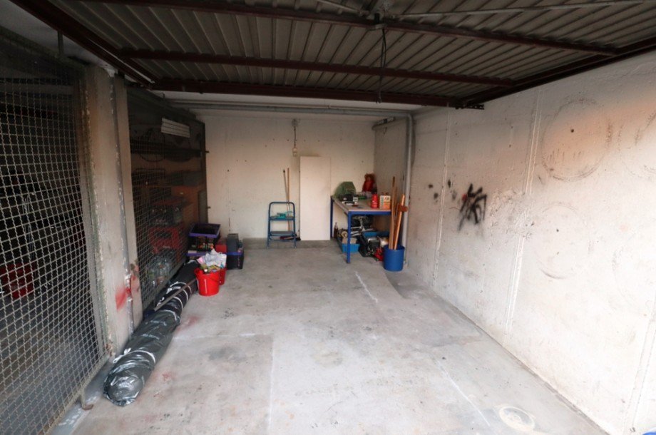 Garage Dachgeschosswohnung �hringen