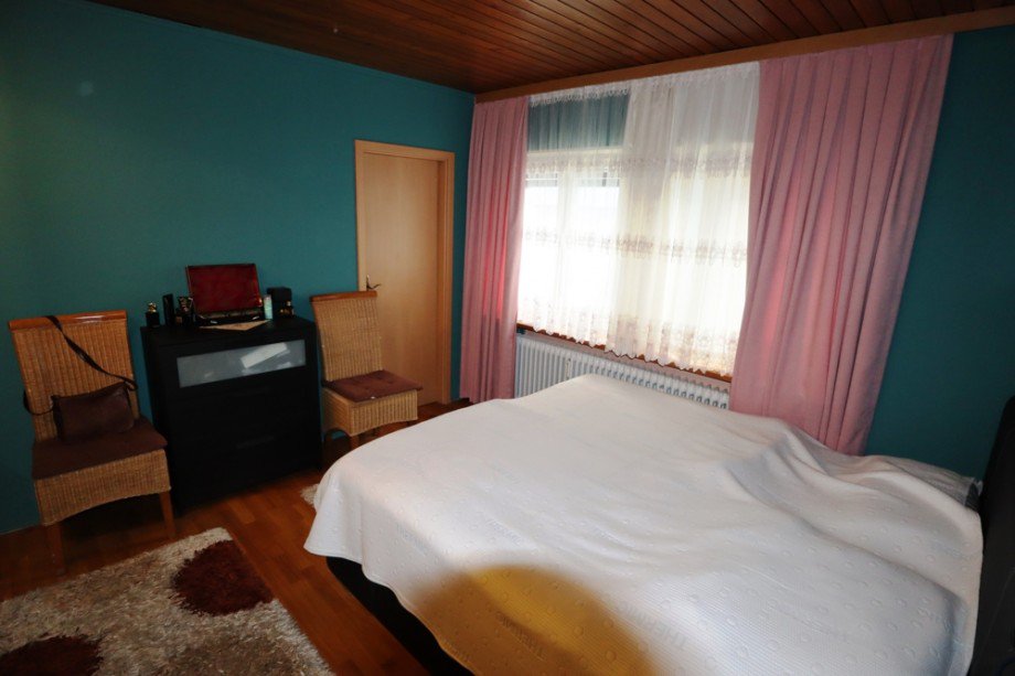 Schlafzimmer EG Mehrfamilienhaus Sinsheim
