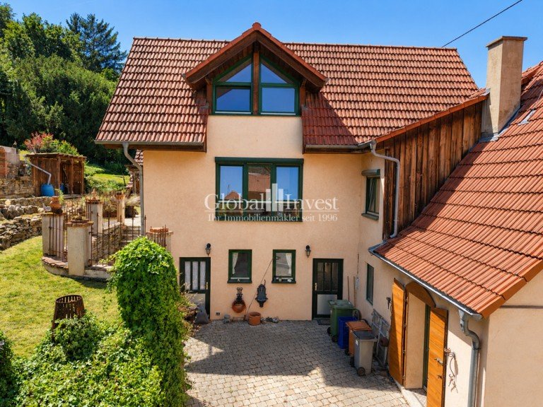 Au�enaufnahme Sinsheim / Reihen Einfamilienhaus GLOBAL INVEST IMMOBILIEN SINSHEIM | Einfamilienhaus im Landhausstil - modernisierter Altbestand und moderner Anbau