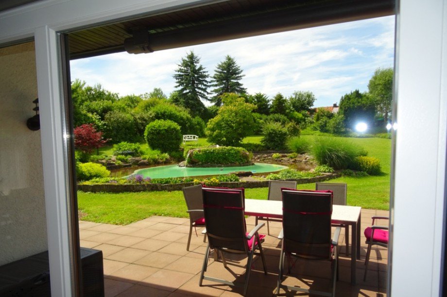 Blick vom Wohnzimmer Einfamilienhaus H�pfingen
