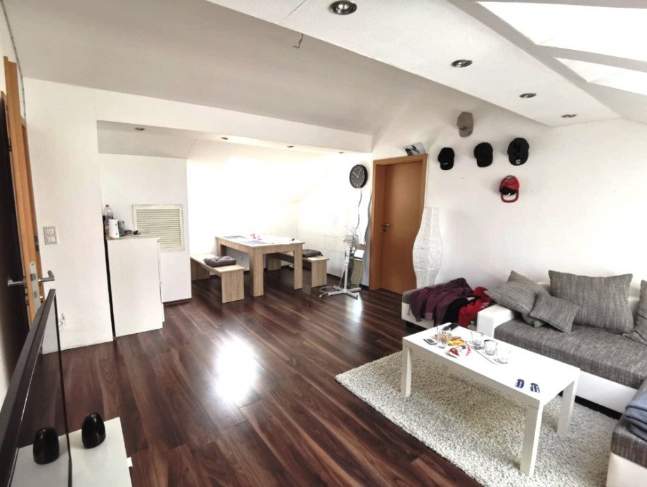 Wohnzimmer DG Mehrfamilienhaus Schefflenz / Mittelschefflenz