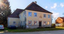 Frontansicht GLOBAL INVEST SINSHEIM | Repr�sentatives Herrenhaus / Gutshaus mit 2.200m� gro�em Anwesen und eigenem Weiher nahe Ingolstadt