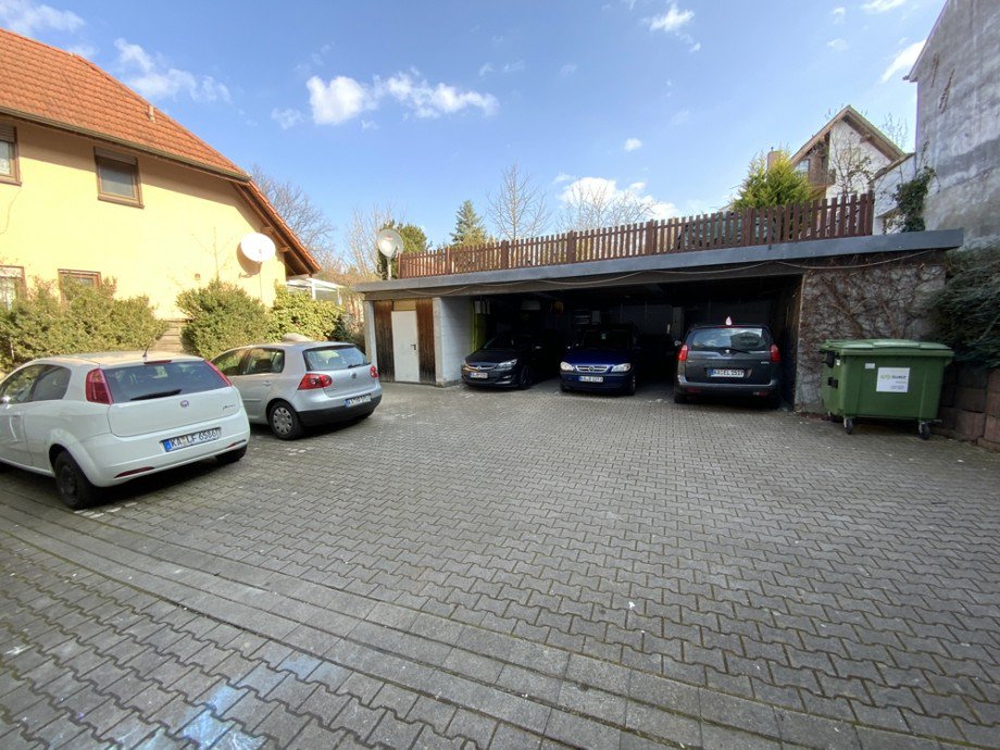 Stellpl�tze/CARPORT Mehrfamilienhaus �stringen