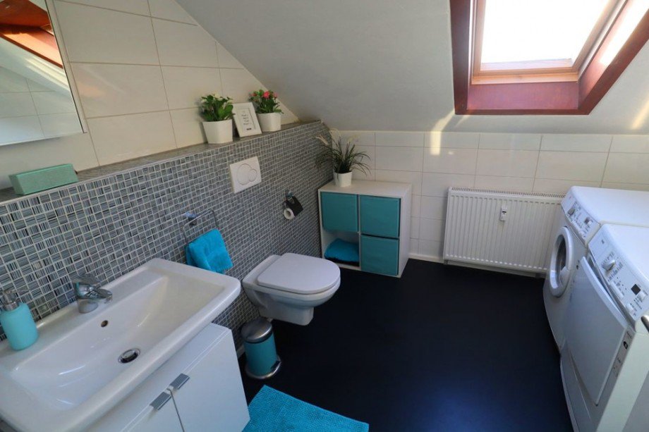 Badezimmer.png Dachgeschosswohnung Sinsheim