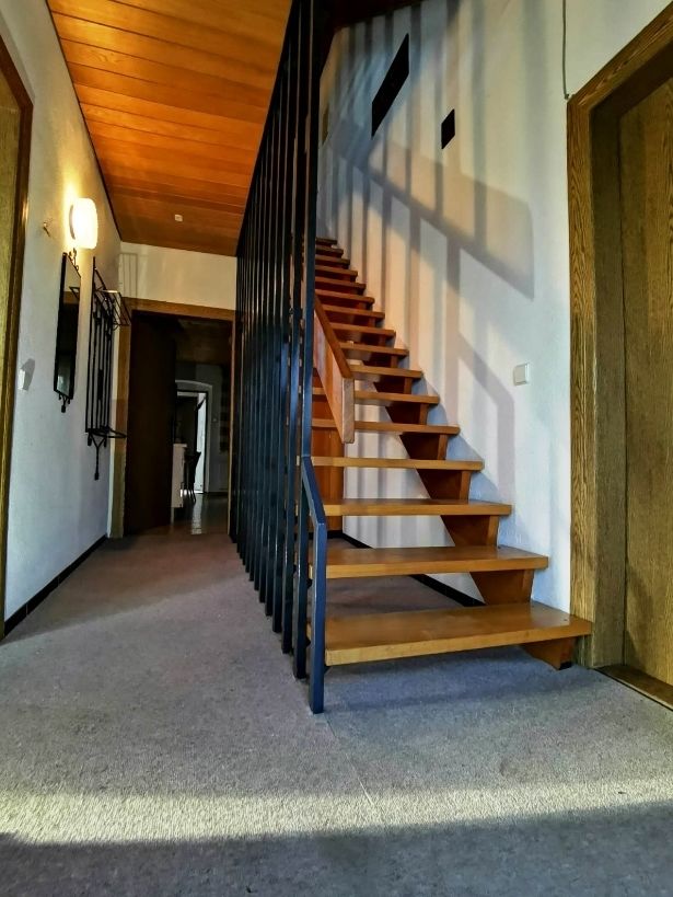 Flur mit Innentreppe.png Einfamilienhaus Billigheim-Waldm�hlbach