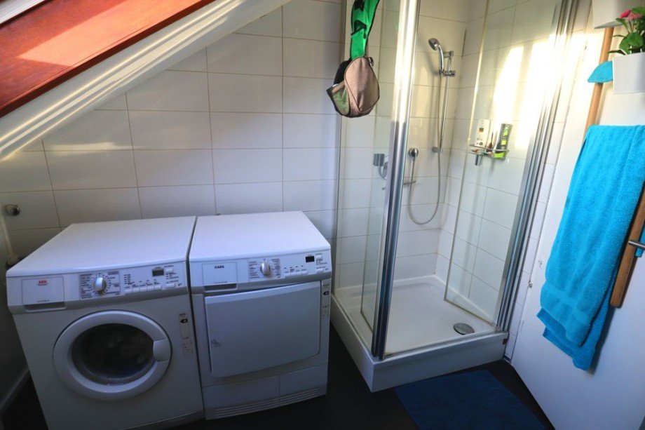 Badezimmer.png Dachgeschosswohnung Sinsheim