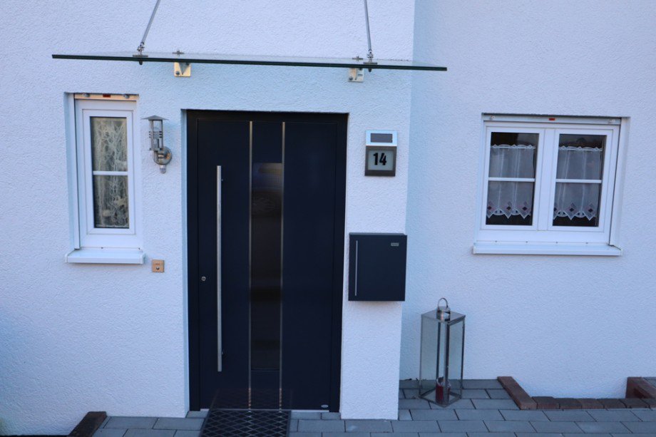 Hauseingang Doppelhaush�lfte Sinsheim
