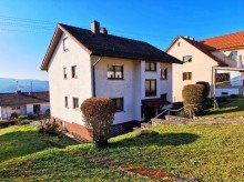 Gartenansicht GLOBAL INVEST SINSHEIM | Tolles Ein- oder Zweifamilienhaus mit gro�em Garten und tollem Fernblick in Neckarelz