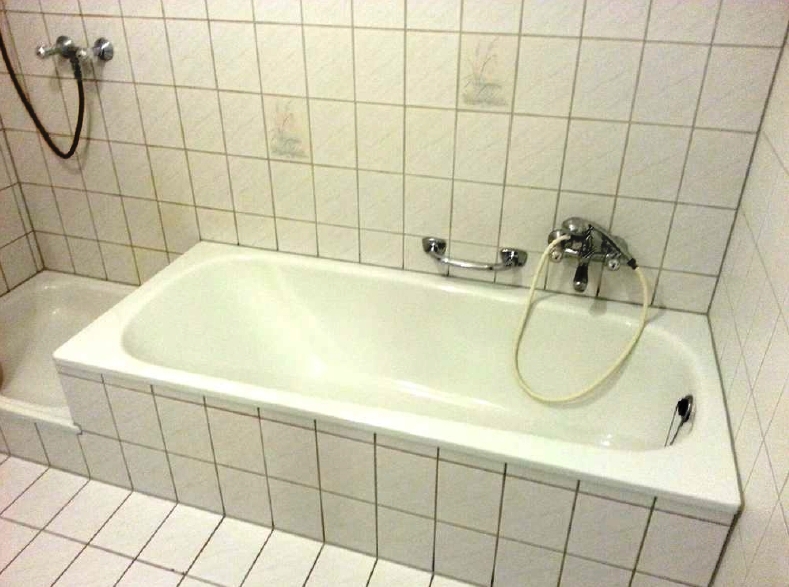 Badezimmer Dachgeschosswohnung M�ckm�hl
