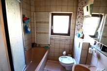 Badezimmer EG GLOBAL INVEST SINSHEIM | Tolles Einfamilienhaus mit Einliegerwohnung und sch�nem Garten in Neckarelz