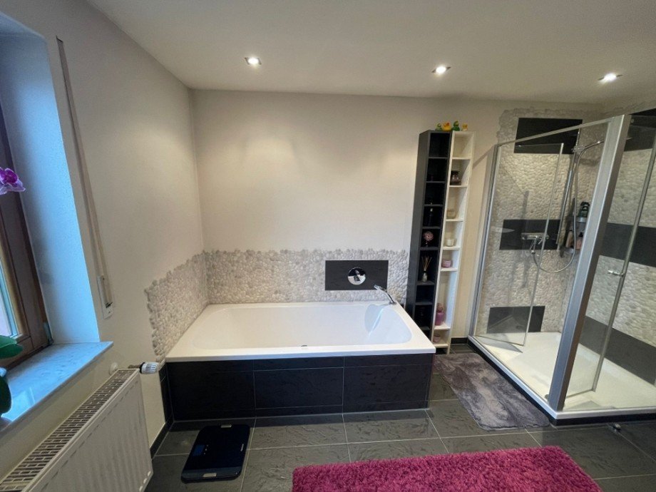 Wanne und Dusche Dachgeschosswohnung Sinsheim / Eschelbach