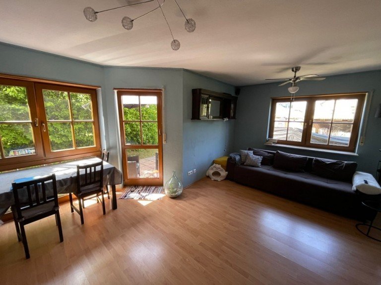 Wohnzimmer Sinsheim Erdgeschosswohnung GLOBAL INVEST SINSHEIM | Gro�z�gige 2-Zimmer-Erdgeschosswohnung mit toller Terrasse in Sinsheim