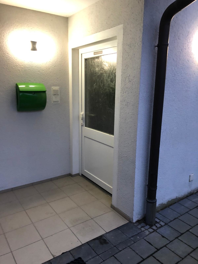Hauseingang Dachgeschosswohnung Waibstadt / Daisbach