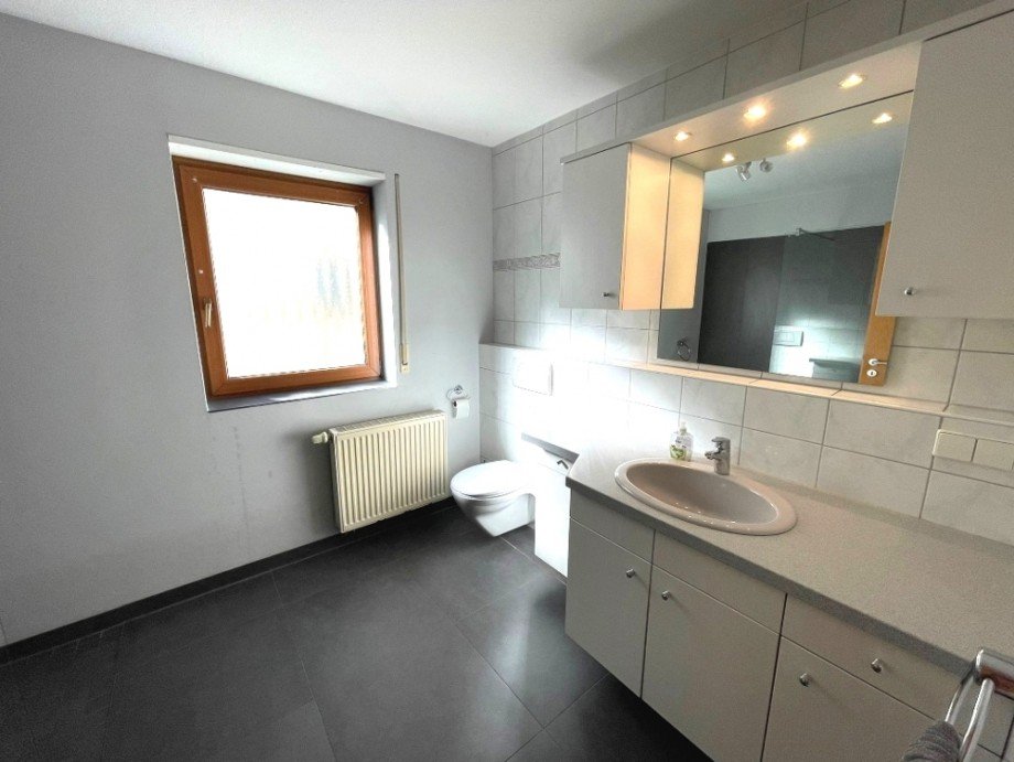 Badezimmer EG Doppelhaush�lfte Neckarbischofsheim