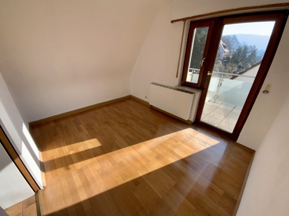 Zimmer zum Balkon Mehrfamilienhaus Heidelberg / Ziegelhausen
