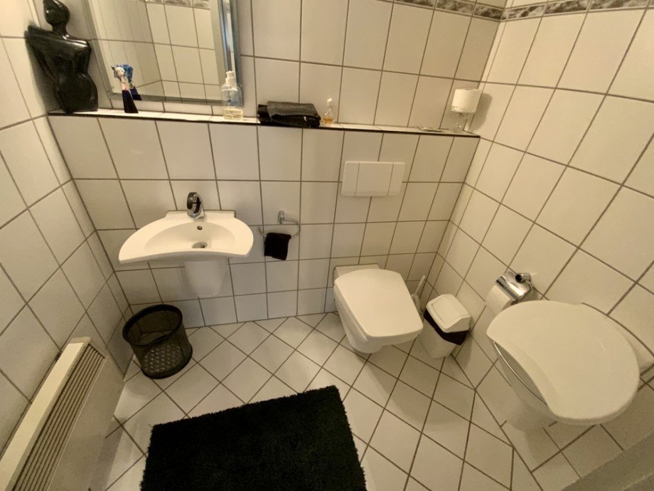 WC im Eingangsbereich EFH Einfamilienhaus Wagh�usel / Kirrlach