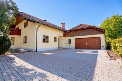 Hauptbild GLOBAL INVEST IMMOBILIEN SINSHEIM | Großzügig leben, exklusiv wohnen - Einfamilienhaus mit Garten in unverbauter Grünlage in Mauer