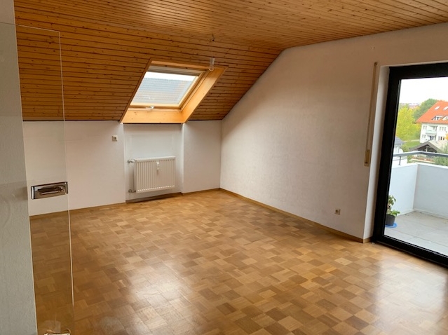 Wohnzimmer Dachgeschosswohnung �hringen