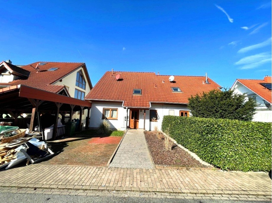 Vorderansicht Doppelhaush�lfte Neckarbischofsheim