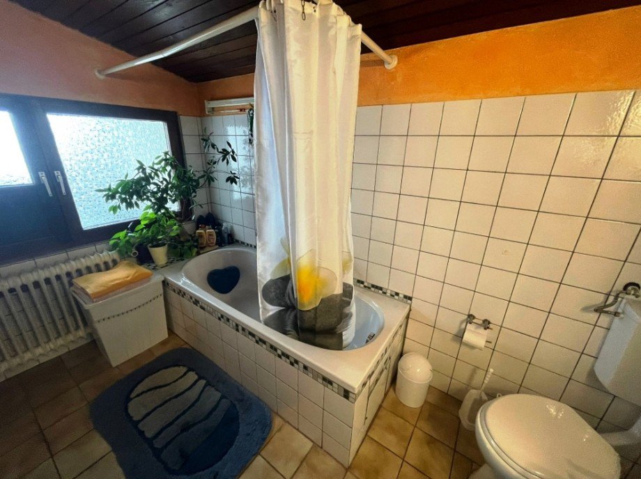 Badezimmer 1 Doppelhaush�lfte Sinsheim / Hoffenheim