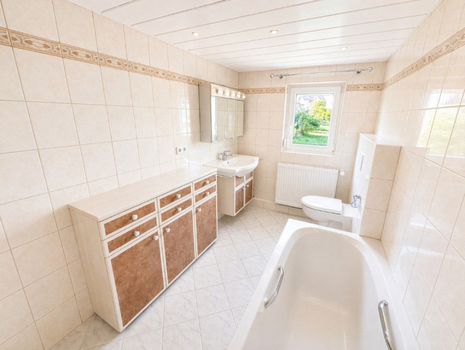 Badezimmer Obergeschoss Einfamilienhaus Sinsheim / Steinsfurt