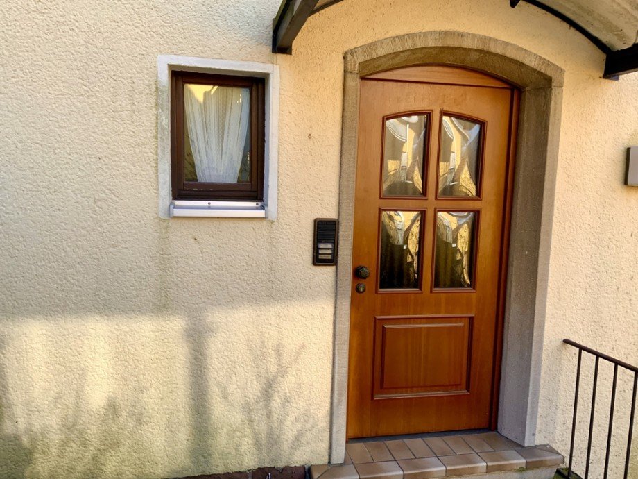 Hauseingang Mehrfamilienhaus Heidelberg / Ziegelhausen