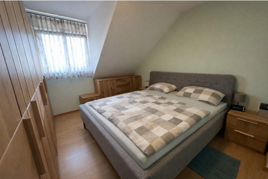 Schlafzimmer Doppelhaush�lfte Sinsheim / D�hren