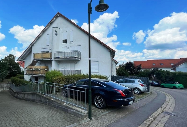 2 Kfz-Stellpl�tze Dachgeschosswohnung Neuenstadt am Kocher